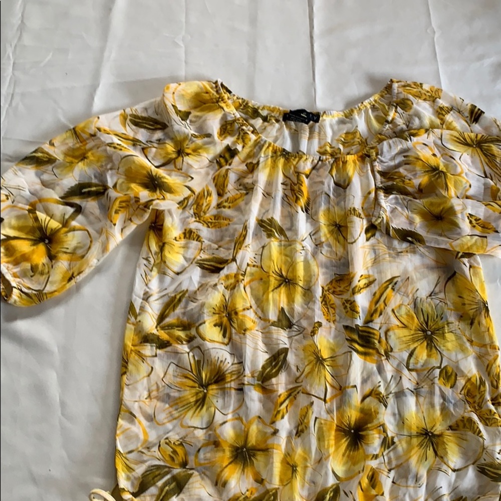 Ninety silk top with  half short cuff sleeve